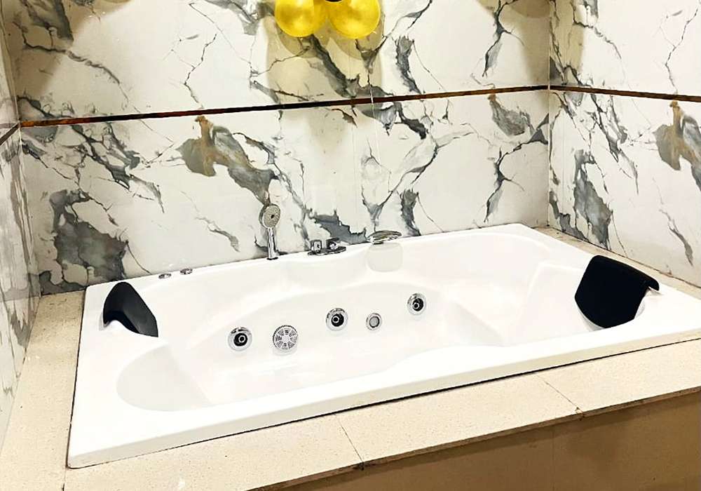 Best luxury spa in pitampura, delhi - Mirror Spa Pitampura